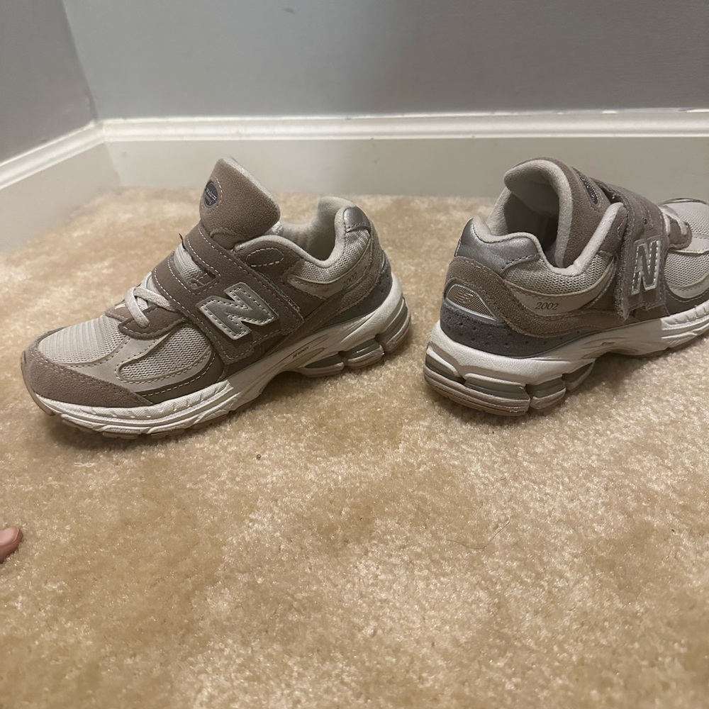 New Balance Kids Sneakers in Brown and Cream